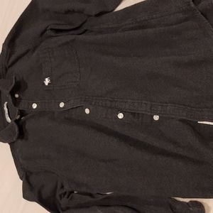 Herringbone fannel type button up. good condition